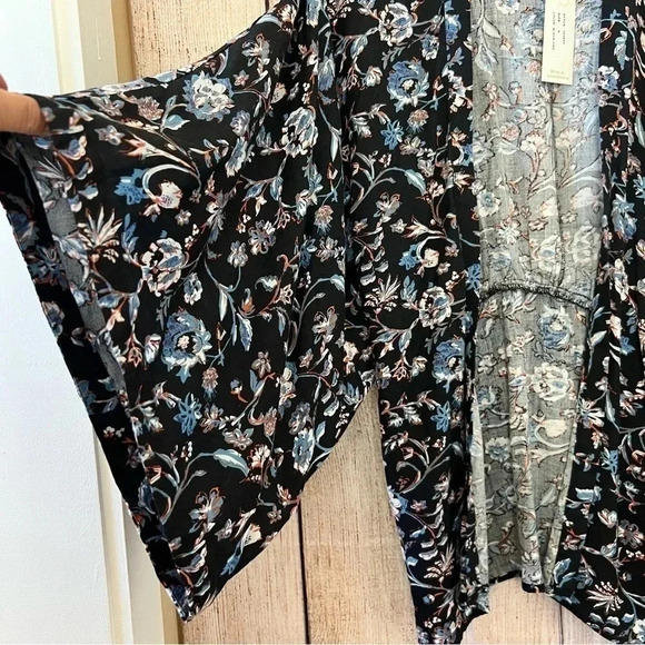 Sim & Sam Floral women’s kimono cardigan Size Small - Picture 5 of 7